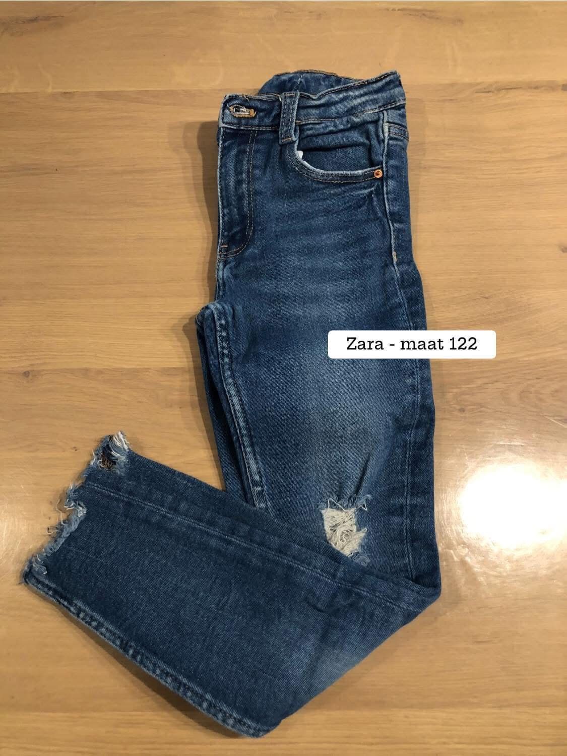 💰€6 👜 Zara 🔦 heel mooie staat!  (Plekje aan de knie)